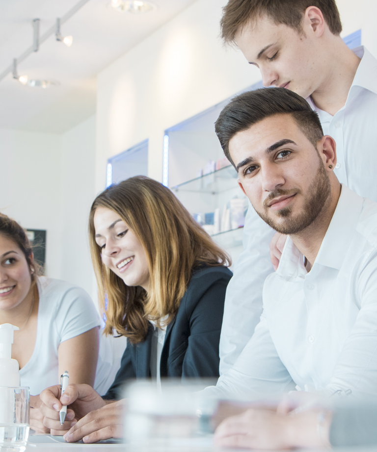 AUSBILDUNG